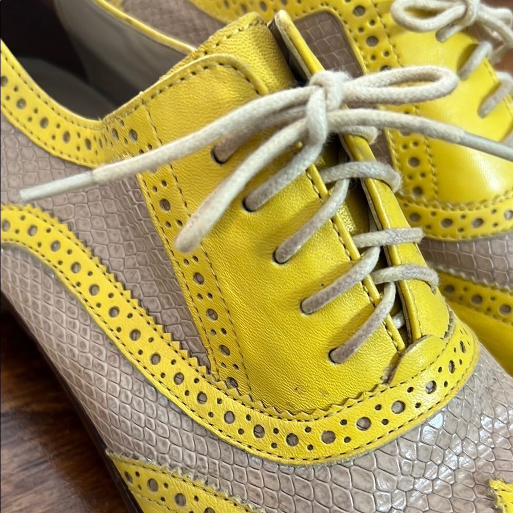 Yellow and Tan Men's Brogue Shoes - Picture 11 of 13